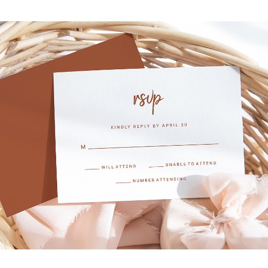 Modernes Minimalistisch | Terracotta Script Weddin RSVP Karte