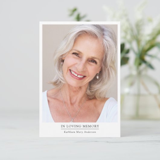 Modernes Minimalistisches 2-Foto-Beerdigung-Beilei Dankeskarte (Stehend Vorderseite)