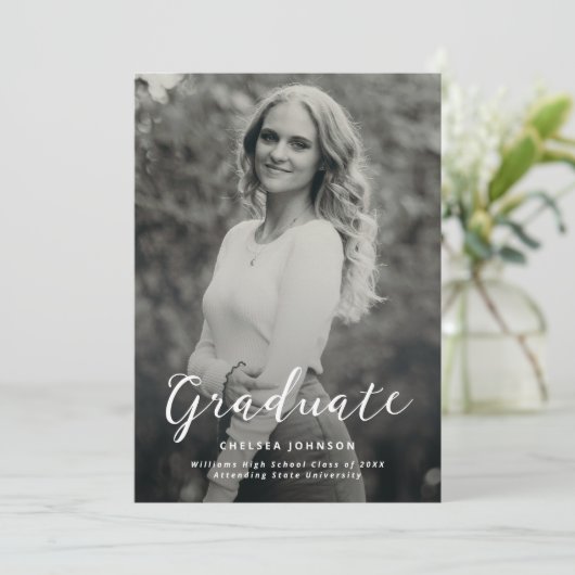 Modernes Minimalistisches Abschluss Script Ankündigung (Stehend Vorderseite)