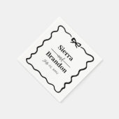 Modernes Minimalistisches B&W Wedding Napkins Serviette (Ecke)