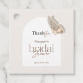 Modernes Minimalistisches Beige-Schmetterling-Brau Geschenkanhänger (Vorderseite)