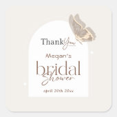 Modernes Minimalistisches Beige-Schmetterling-Brau Quadratischer Aufkleber (Vorderseite)