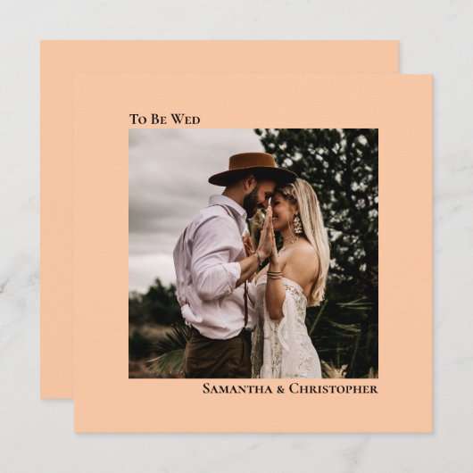 Modernes Minimalistisches Coral Peach Square Foto Einladung (Vorne/Hinten)