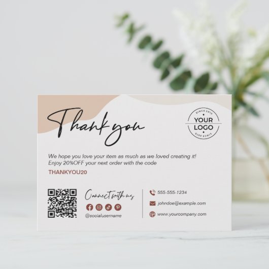 Modernes Minimalistisches Dankeschön für das QR-Lo Dankeskarte (Stehend Vorderseite)