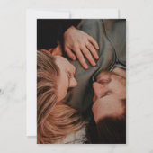 Modernes Minimalistisches Dusty Blue Wedding Foto Einladung (Rückseite)