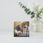 Modernes Minimalistisches, einfaches Berufliches F Quadratische Visitenkarte (Stehend Vorderseite)