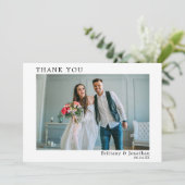Modernes Minimalistisches einfaches Hochzeitsszena Dankeskarte (Stehend Vorderseite)