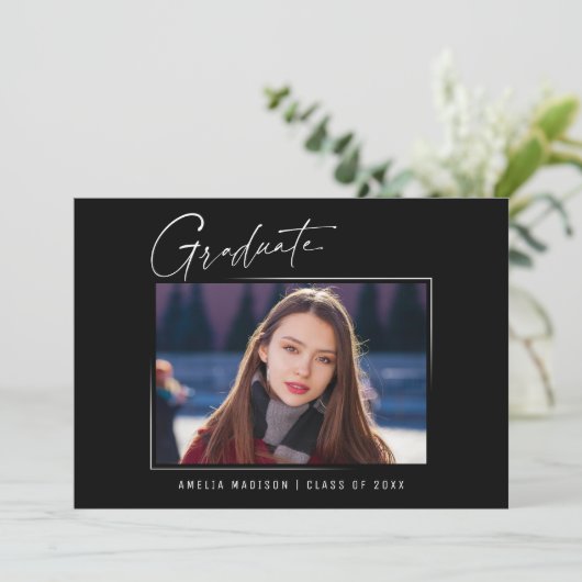 Modernes Minimalistisches Einzigartiges Ink Script Ankündigung (Stehend Vorderseite)