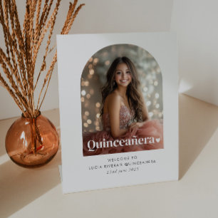 Modernes Minimalistisches Foto aus Quinceañera Her Sockelschild