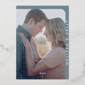 Modernes Minimalistisches Foto mit feinem Monogram Folieneinladung (Rückseite)