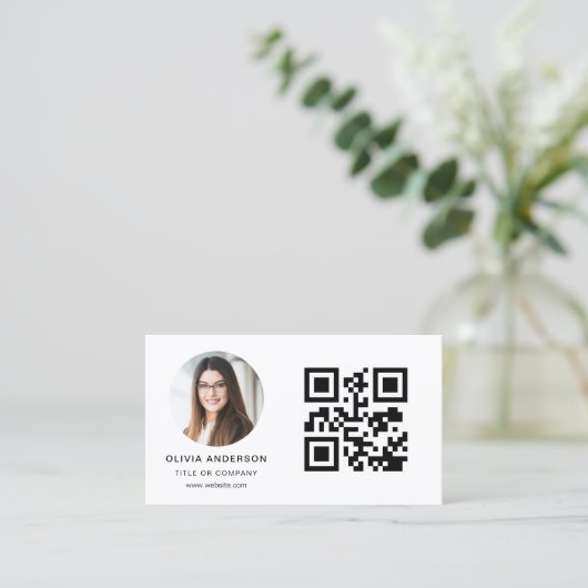 Modernes Minimalistisches Foto mit QR Code Social Visitenkarte (Stehend Vorderseite)