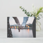 Modernes Minimalistisches Foto Save the Date Ankündigung (Stehend Vorderseite)