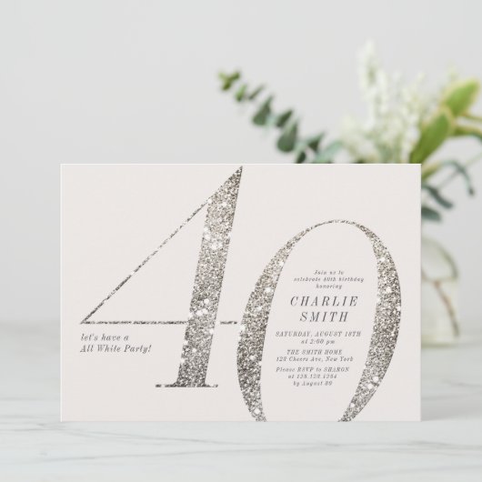 Modernes, minimalistisches, ganz weißes Party 40. Einladung (Stehend Vorderseite)