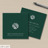 Modernes Minimalistisches Green Luxe Logo Quadratische Visitenkarte
