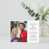 Modernes, minimalistisches Hochzeitsdatum für Foto Ankündigungspostkarte (Stehend Vorderseite)