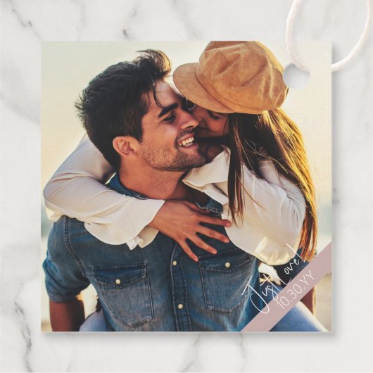 Modernes Minimalistisches Hochzeitskleid-Rose-Foto Geschenkanhänger (Rückseite)