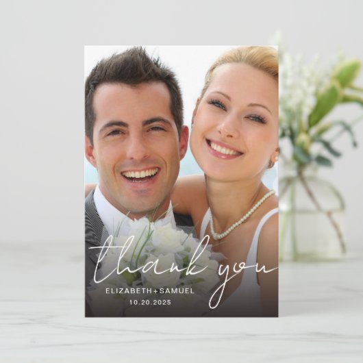 Modernes Minimalistisches Hochzeitsszenario Foto V Dankeskarte (Stehend Vorderseite)