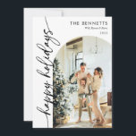 Modernes Minimalistisches Jahr im Foto "Review Arc Feiertagskarte<br><div class="desc">Feiern Sie die Saison mit einer "Modern Happy Holidays Year In Review" Urlaubskarte. Dieses stilvolle Design besticht durch eine gepflegte und zeitgenössische Gestaltung, die Ihre Lieblings-Fotos mit einer herzlichen Zusammenfassung der einprägsamen Momente Ihres Jahres unterstreicht. Die moderne Typografie und die elegante Ästhetik schaffen ein elegantes Aussehen, das perfekt dazu geeignet...</div>