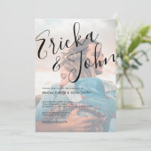 Modernes Minimalistisches Kalligrafie-Foto Einladung (Stehend Vorderseite)