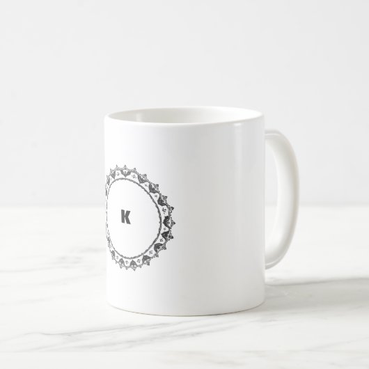 Modernes Minimalistisches Monogramm Kaffeetasse (VorderseiteRechts)
