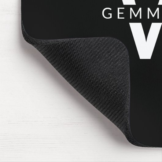 Modernes Minimalistisches Monogramm Mousepad (Ecke)