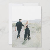 Modernes Minimalistisches QR-Code-Foto für Burgund Save The Date (Rückseite)