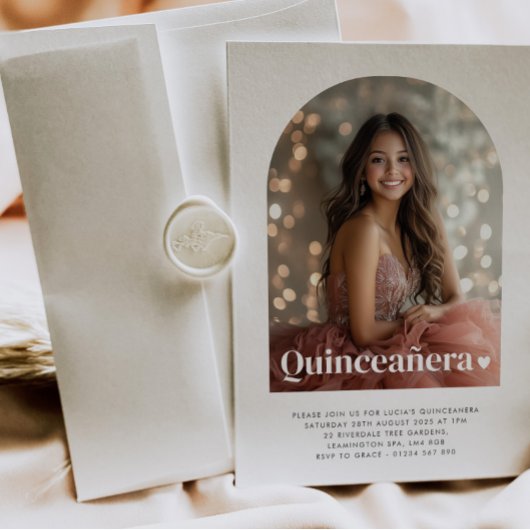 Modernes Minimalistisches Quinceañera Artes Foto Einladung