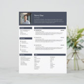 Modernes Minimalistisches Resume-Template (Stehend Vorderseite)