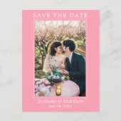 Modernes Minimalistisches Rosa Save the Date Postkarte (Vorderseite)