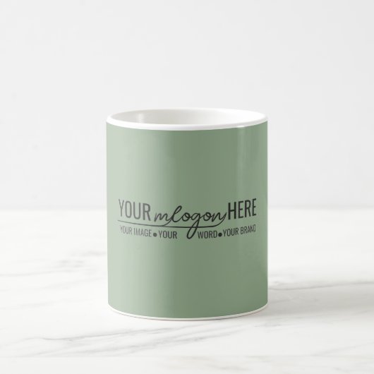 Modernes minimalistisches Salbeigrün-Geschäftslogo Kaffeetasse (Mittel)