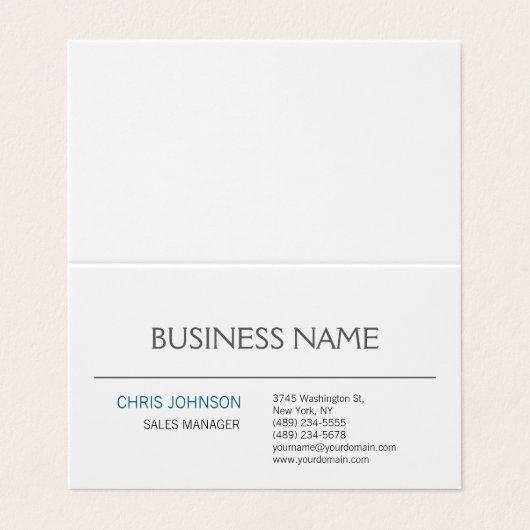 Modernes Minimalistisches Schlicht Visitenkarten (Außenseite Aufgefaltet)