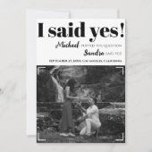 Modernes Minimalistisches Schwarz-Weiß-Foto mit QR Save The Date (Vorderseite)