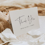 Modernes Minimalistisches Schwarz-Weiß-Script Dankeskarte<br><div class="desc">Moderne minimalistische Dankkarten für Ihre Hochzeit, Verlobung, Brautparty oder Babydusche Funktion "danke" in sanften schwarz-modernen handgeschriebenen Schriftzeichen, mit einer Reihe von benutzerdefinierten Text unten. Personalisieren Sie das Innere mit einer benutzerdefinierten, vorgedruckten Nachricht, die mit "Ihre Großzügigkeit ist so geschätzt" angezeigt wird. Dieses einfache minimalistische Design in klassisch schwarz-weiß ist perfekt...</div>