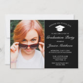 Modernes Minimalistisches Schwarz-weißes Abschluss Einladung (Vorderseite)