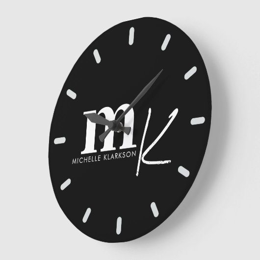 Modernes Minimalistisches Schwarz-weißes Monogramm Große Wanduhr (Winkel)