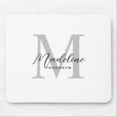 Modernes Minimalistisches Schwarzes Script, Weiß G Mousepad (Vorne)