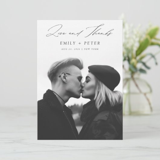 Modernes Minimalistisches Script 2 Foto Hochzeit Dankeskarte (Stehend Vorderseite)