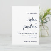 Modernes Minimalistisches Skript | Weiße Hochzeit Einladung (Stehend Vorderseite)