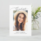 Modernes Minimalistisches Skript Zwei-Foto-Abschlu Ankündigung (Stehend Vorderseite)