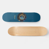 Modernes Minimalistisches Sonnenmongramm Skateboard (Horizontal)