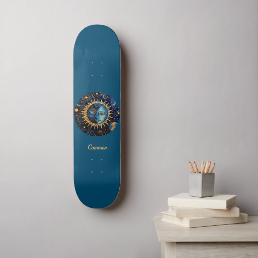 Modernes Minimalistisches Sonnenmongramm Skateboard (Wandkunst)