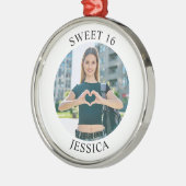 Modernes Minimalistisches Sweet 16 Birthday Circle Ornament Aus Metall (Links)