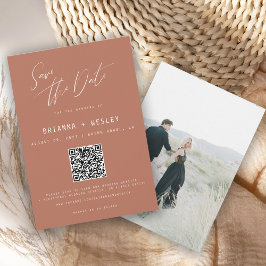 Modernes Minimalistisches Terra Cotta QR Code Foto Save The Date