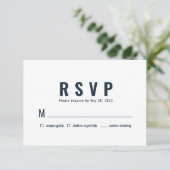Modernes + Minimalistisches Typografie-Hochzeitssz RSVP Karte (Stehend Vorderseite)