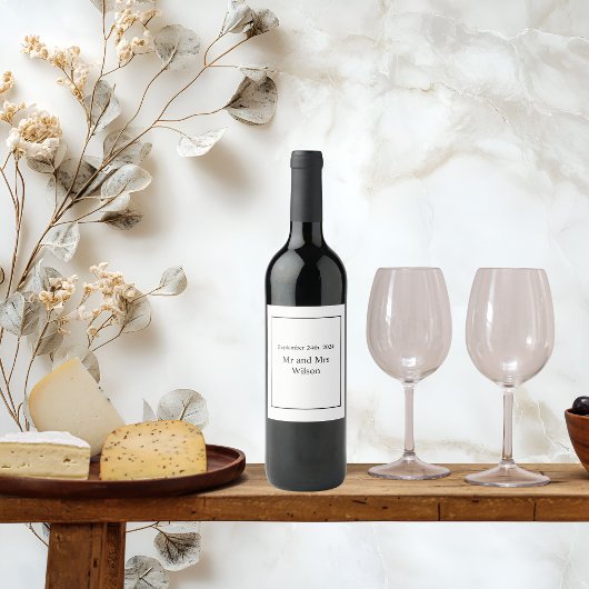 Modernes Minimalistisches Weiß auf schwarzen Weine Weinetikett