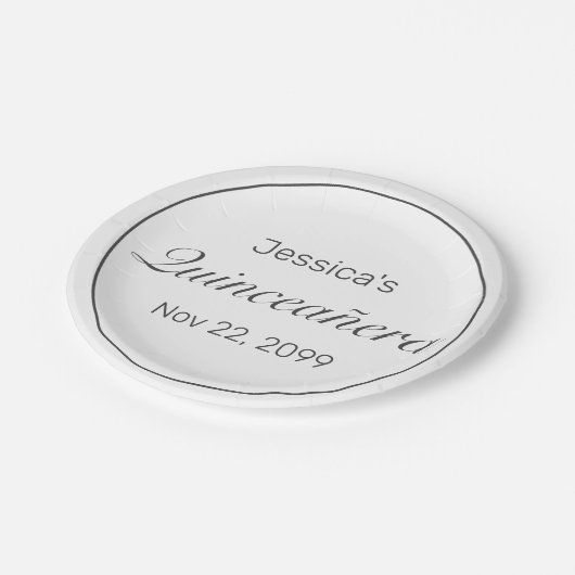 Modernes Minimalistisches Weißes Schwarzes Quinceñ Pappteller (Schrägansicht)