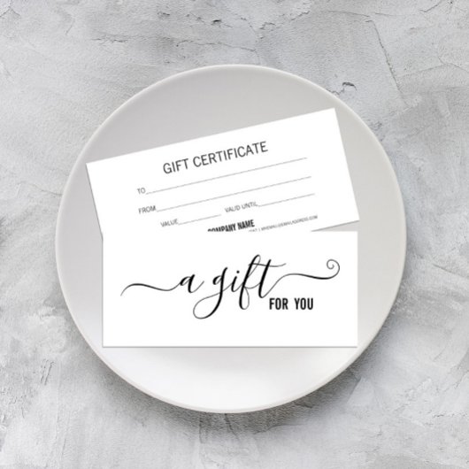 Modernes Minimalistisches Weißgeschenkzertifikat Werbekarte