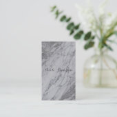 Modernes, modernes silberfarbenes Glam Chic Marble Visitenkarte (Stehend Vorderseite)