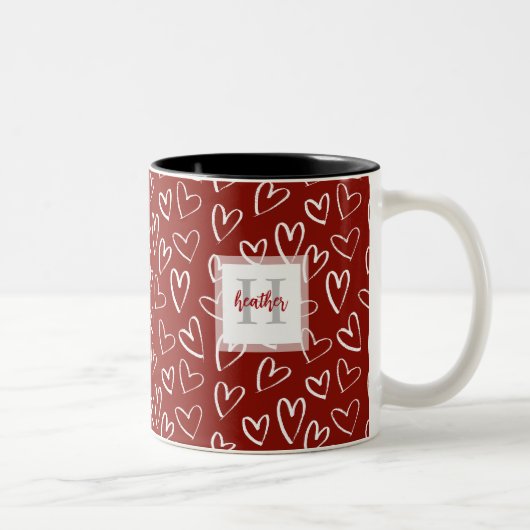 Modernes Mongram Red Valentine Herzmuster Zweifarbige Tasse (Rechts)