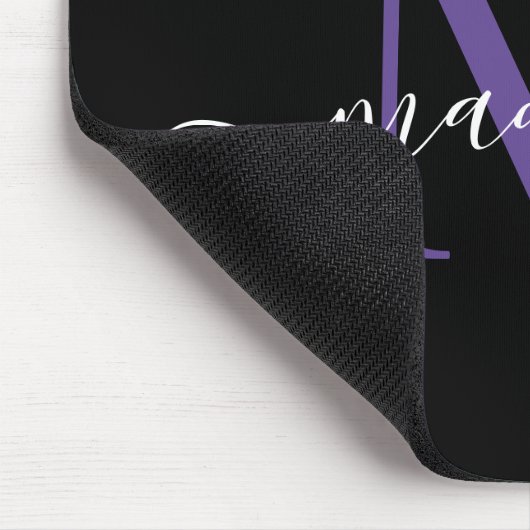 Modernes Monogram Black Lila Violet Girly Script Mousepad (Ecke)